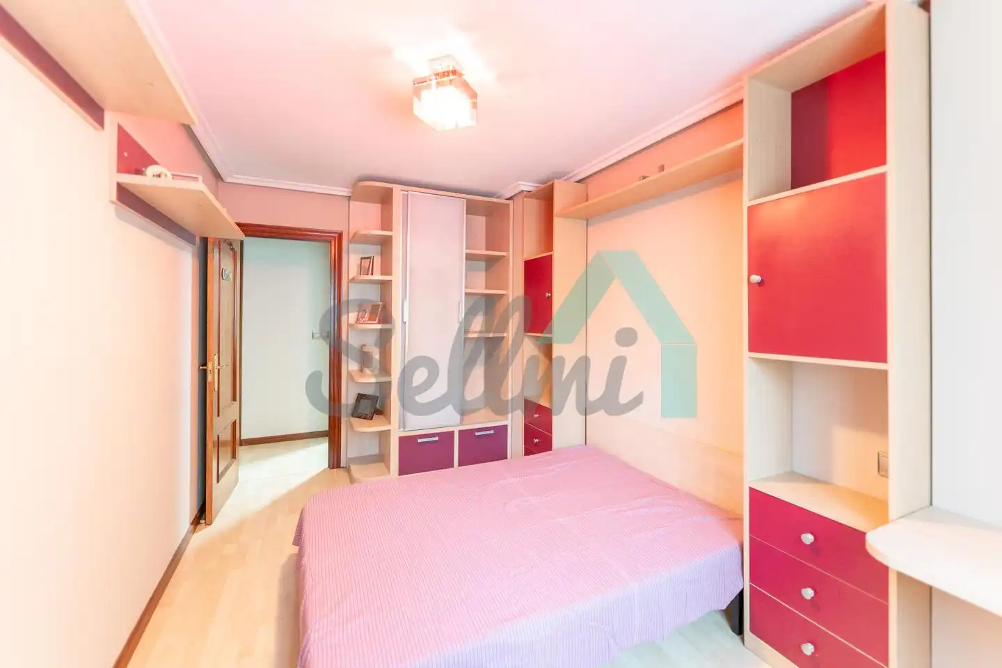 Habitación de Piso en venta en Mieres (Asturias) con Calefacción y Trastero