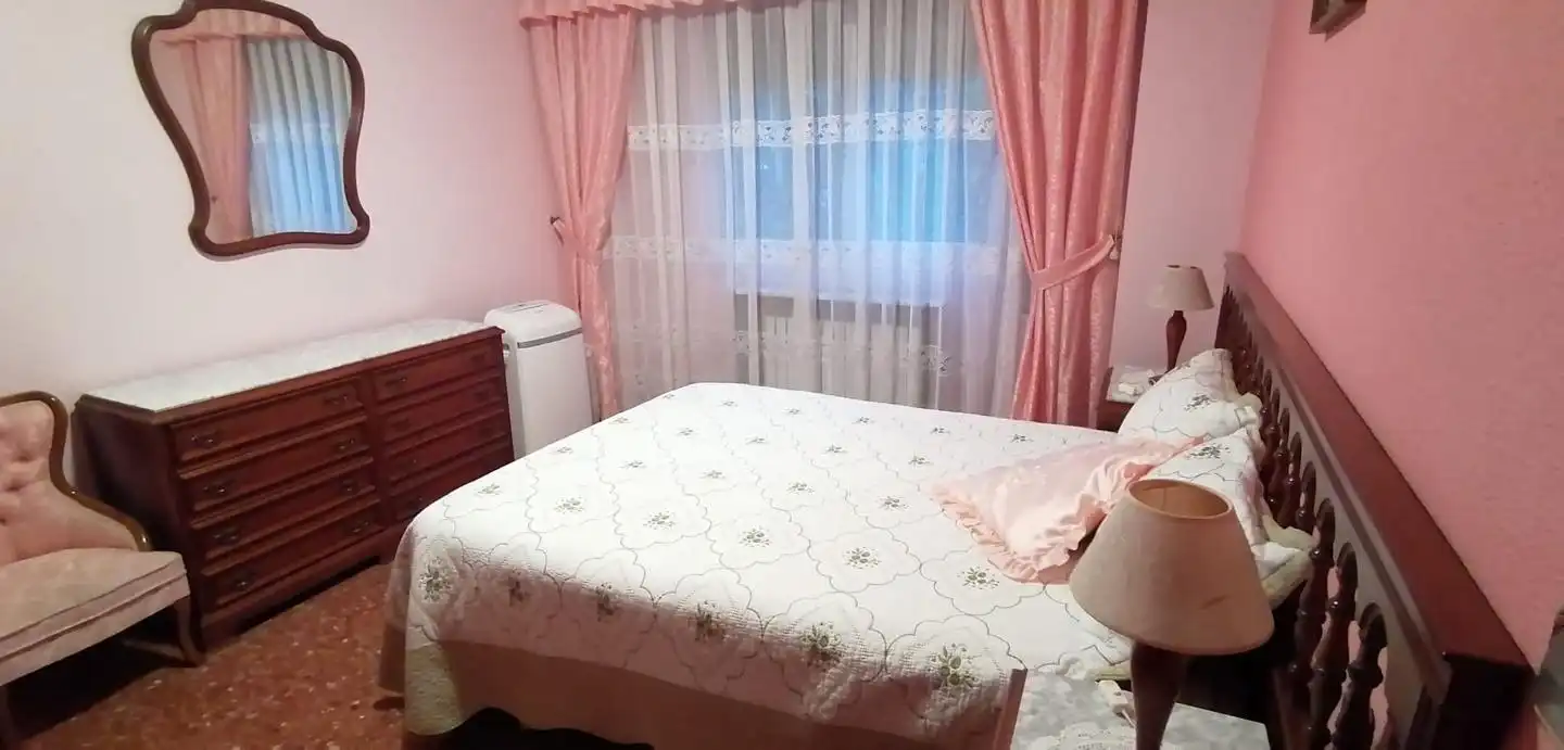 Schlafzimmer von Wohnung zum Verkauf in Zaragoza mit Heizung, Abstellraum und Balkon