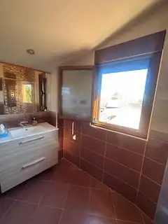 Bathroom of Houses for rent in Onzonilla, León