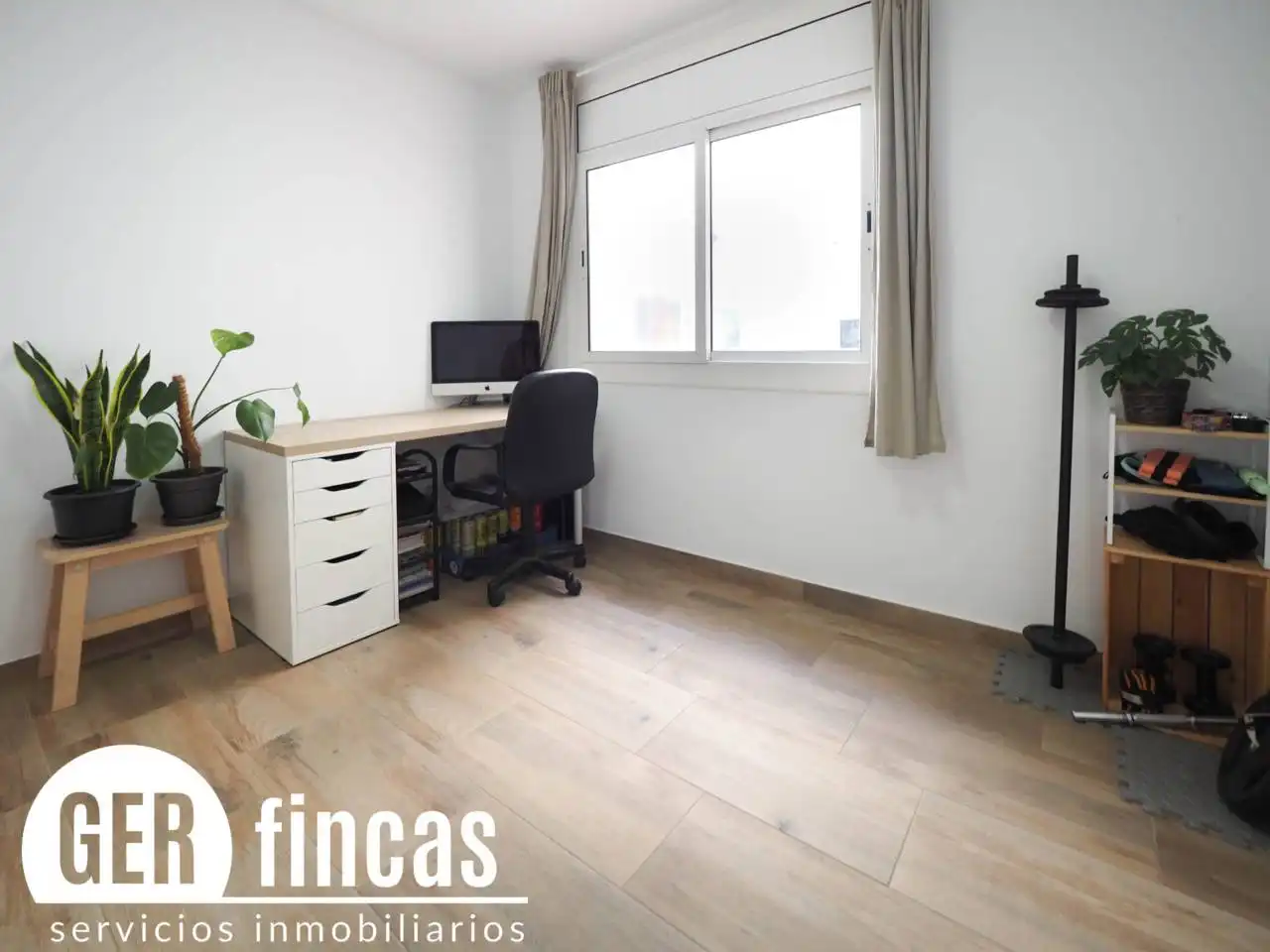 Flat for sale in Terrassa  with Alarm