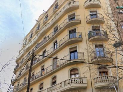 Exterior view of Flat for sale in  Barcelona Capital  with Balcony