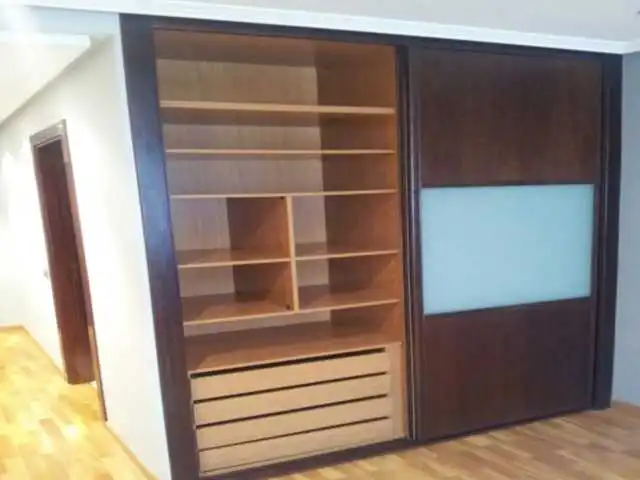 Dormitori de Pis de lloguer en Oviedo  amb Calefacció, Parquet i Traster