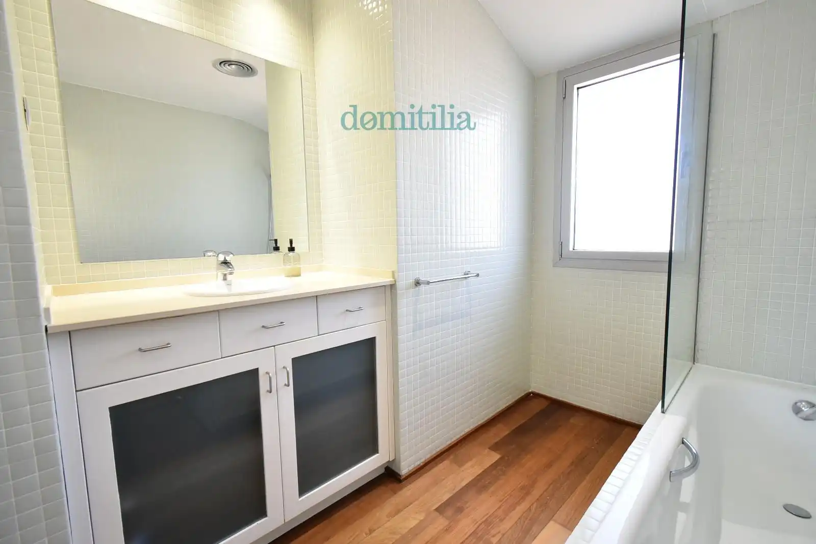 Baño de Dúplex de alquiler en Sabadell con Aire acondicionado, Calefacción y Terraza