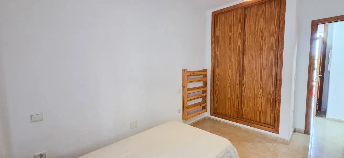 Dormitori de Casa o xalet en venda en Daya Nueva