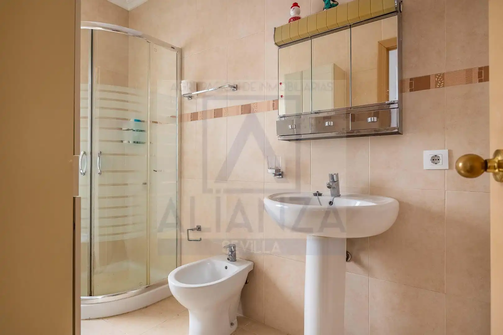 Baño de Piso en venta en Camas con Aire acondicionado y Amueblado