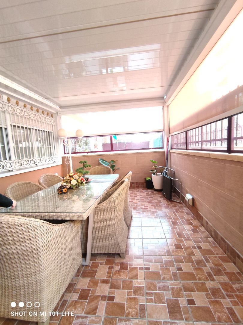 Terraza de Casa adosada en venta en Elche / Elx con Aire acondicionado, Parquet y Terraza