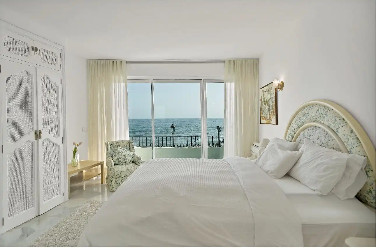 Dormitori de Casa o xalet de lloguer en Marbella amb Aire condicionat, Jardí privat i Terrassa