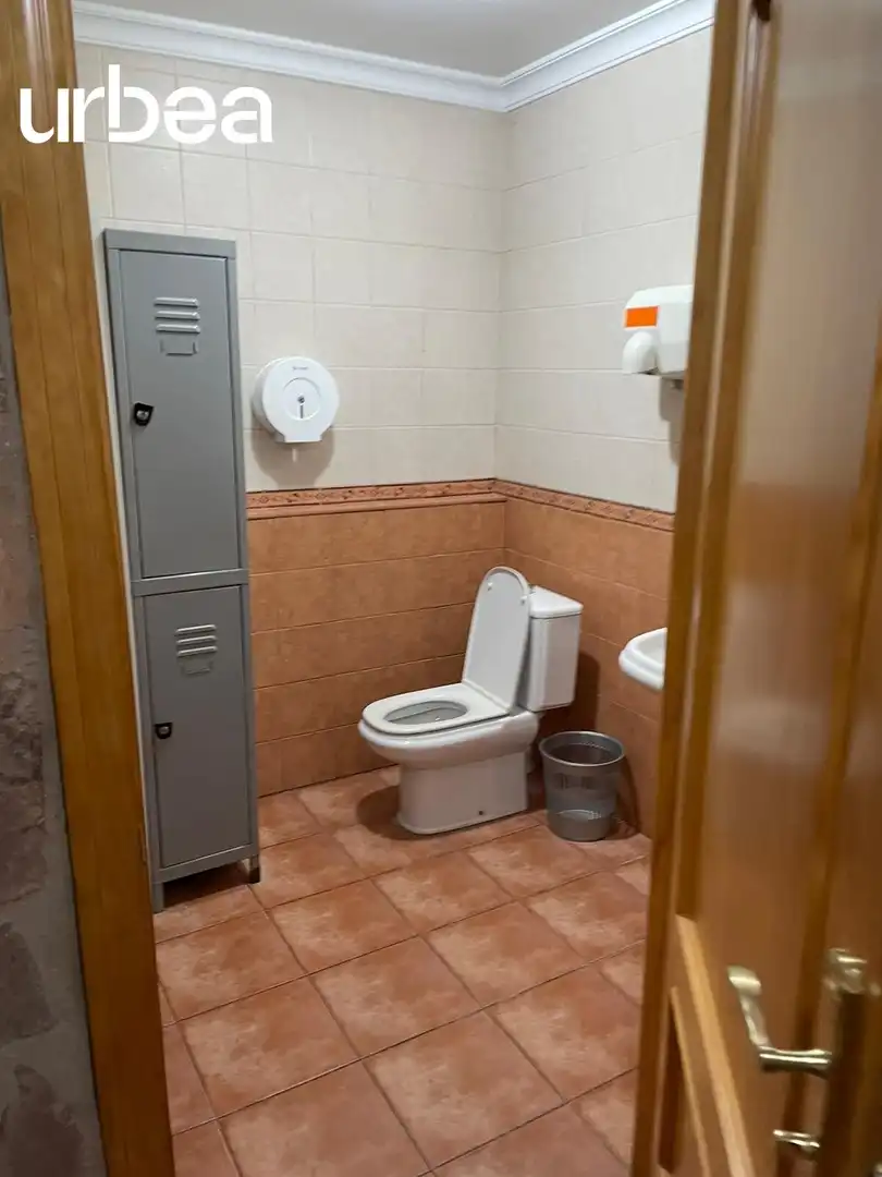 Bany de Local en venda en Vélez-Málaga amb Aire condicionat i Terrassa