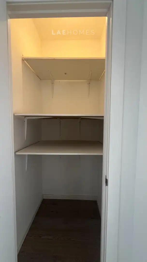 Schlafzimmer von Dachboden zur Miete in Málaga mit Parkett