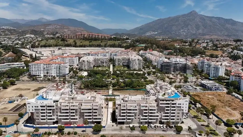 Außenansicht von Wohnung zur Miete in Marbella mit Klimaanlage, Heizung und Terrasse