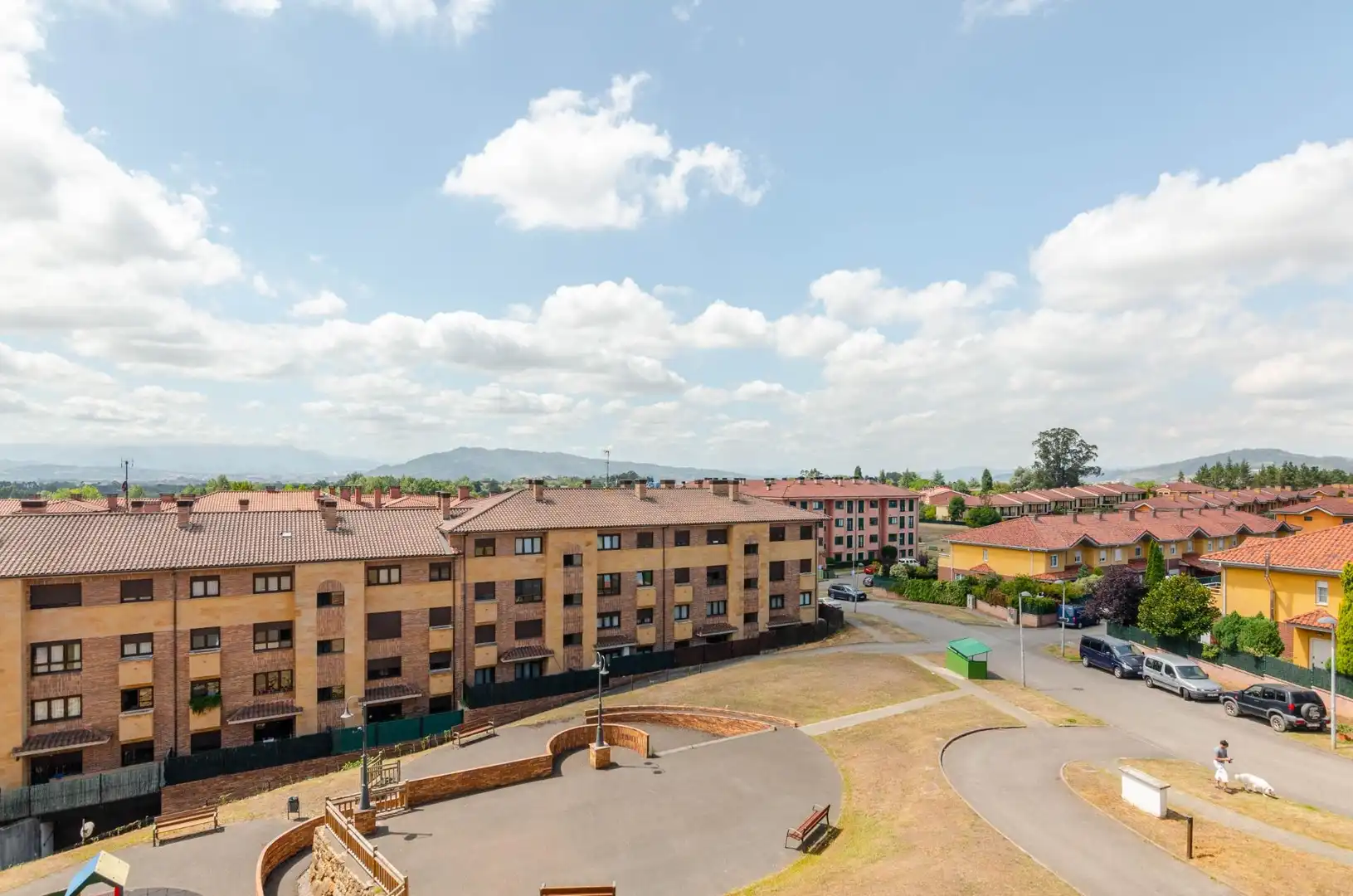 Vista exterior de Piso en venta en Llanera con Calefacción, Trastero y Amueblado