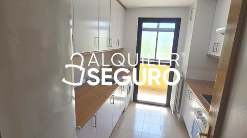 Foto 2 de Piso de alquiler en Tres de Abril, Parque Cataluña, Torrejón de Ardoz