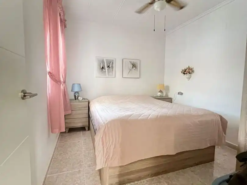 Bungalow with garden for sale in Calle Castaño 450, imagen 3