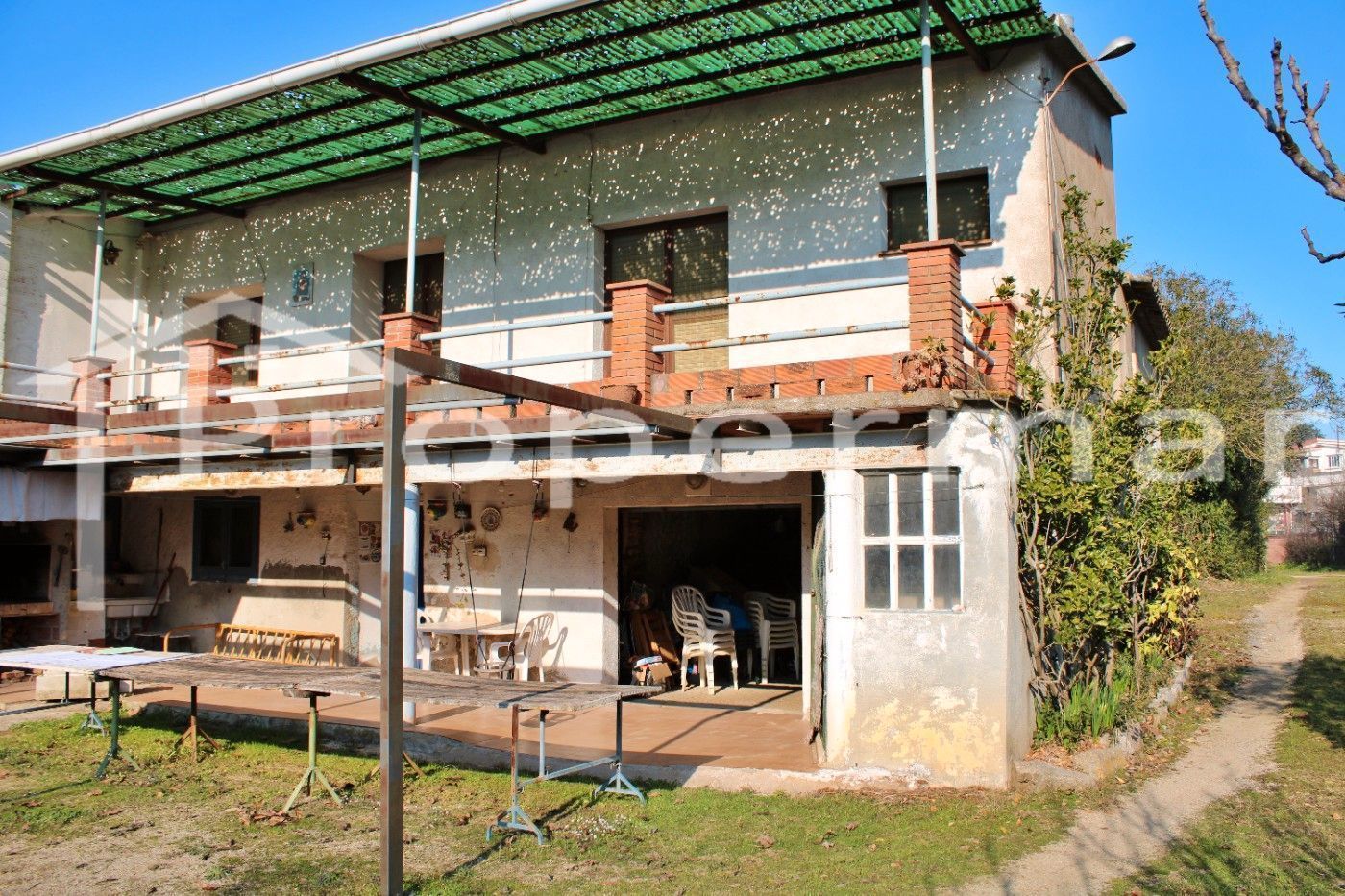 Vista exterior de Casa o xalet en venda en Vilanova del Vallès amb Traster