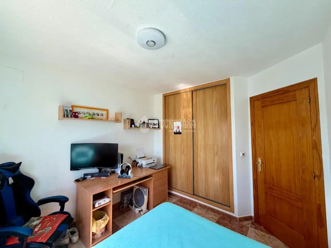 Casa adosada en venta en Villanueva de la Torre con Jardín privado, Terraza y Balcón