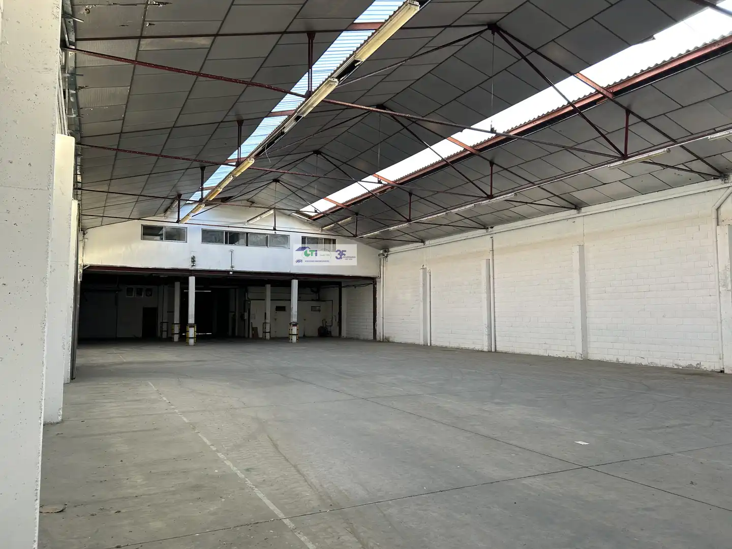 Vista exterior de Nau industrial de lloguer en Utebo