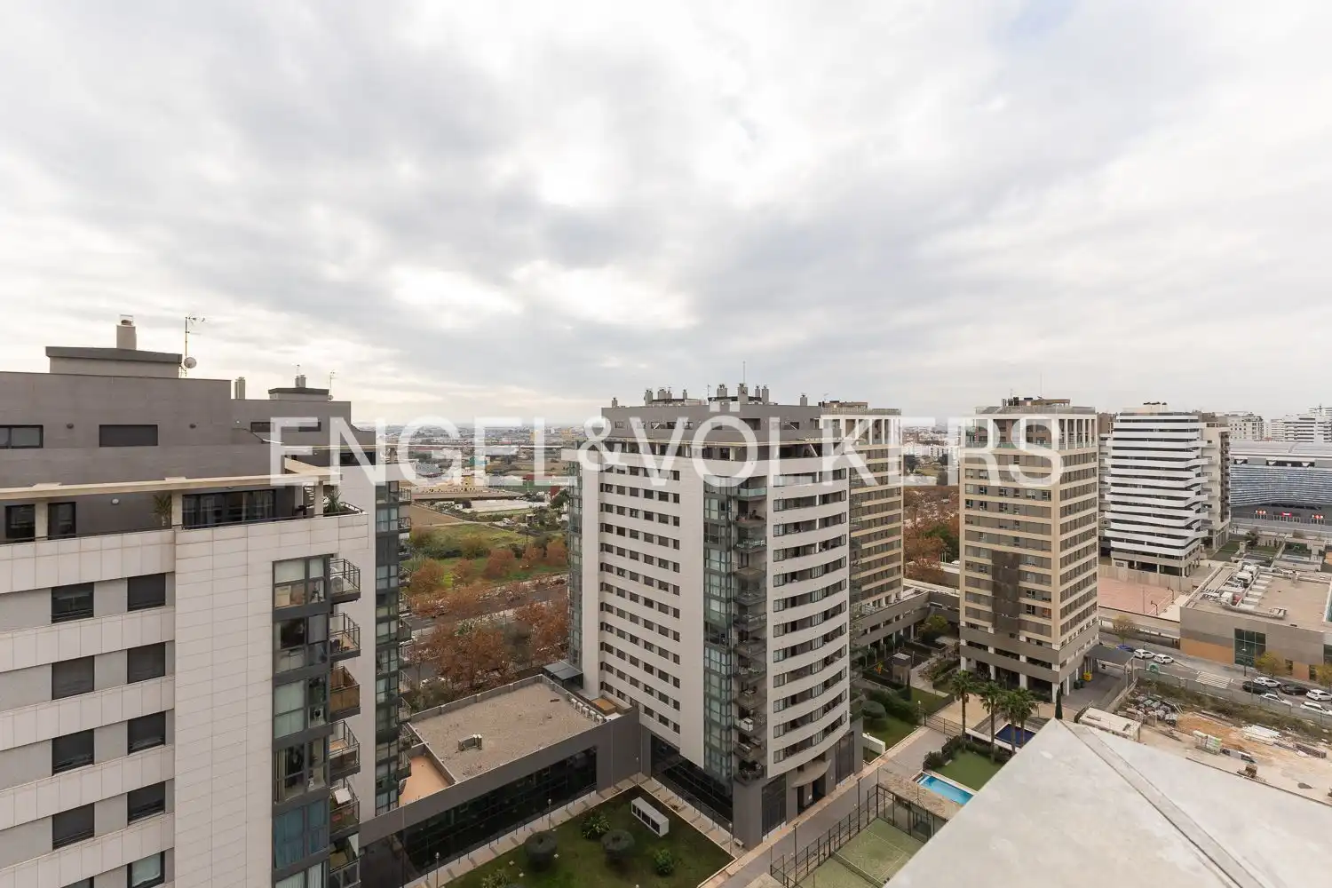 Vista exterior de Dúplex en venda en Valencia amb Aire condicionat, Calefacció i Jardí privat
