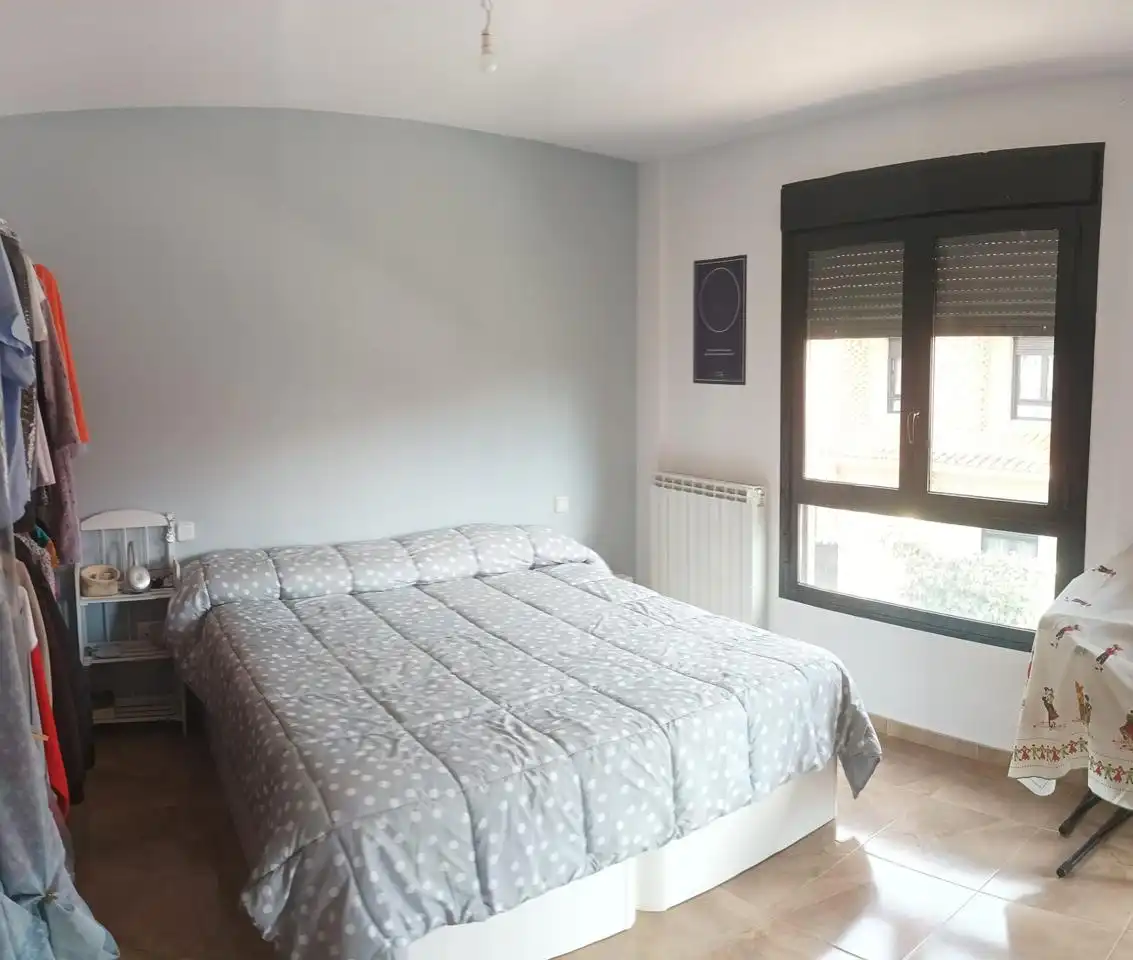 Habitación de Casa adosada en venta en Paracuellos de Jiloca con Calefacción, Jardín privado y Terraza