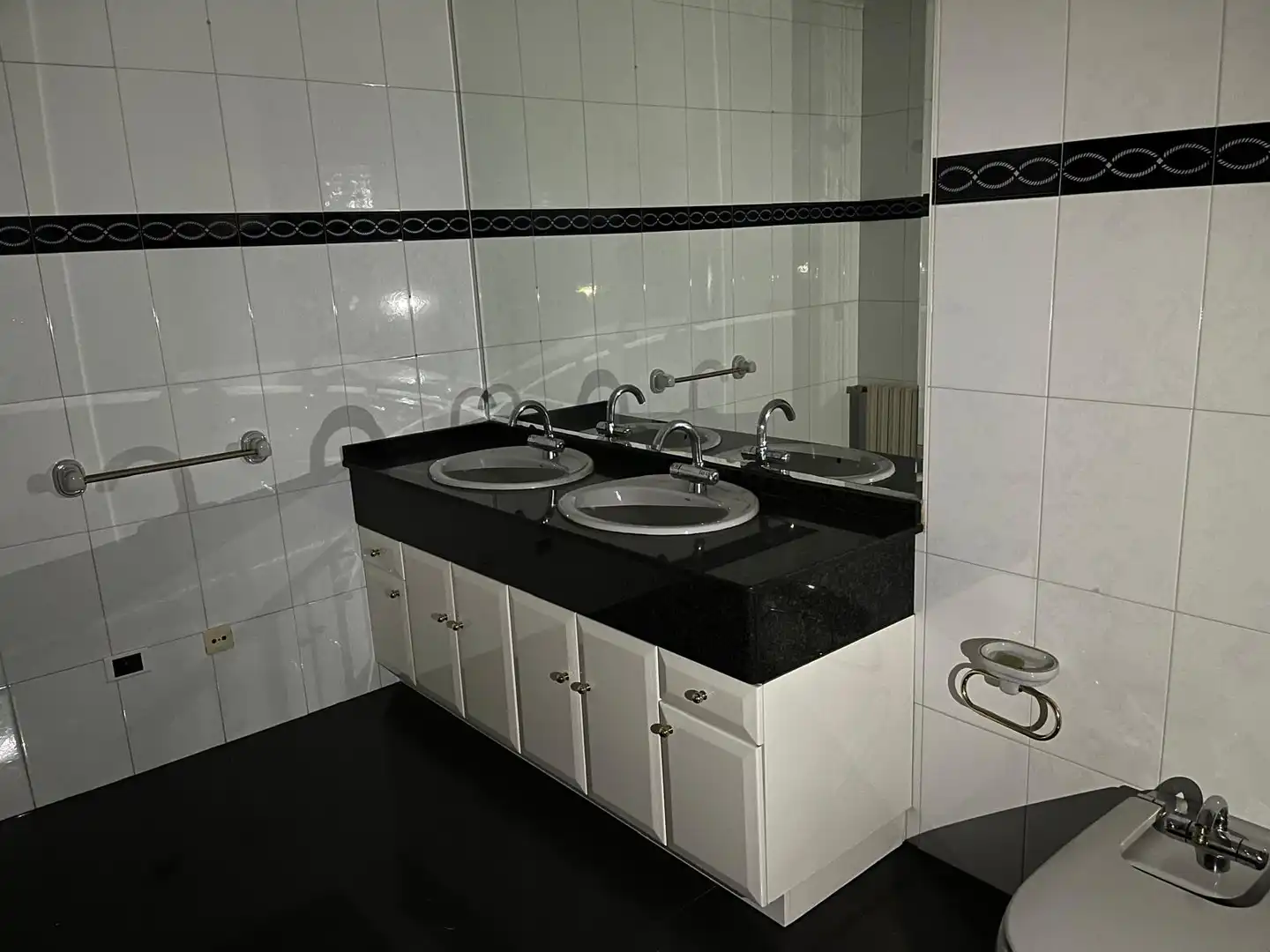 Bathroom of Houses for sale in Vigo   with Private garden, Terrace and Swimming Pool