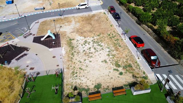 Terreno industrial en Venta en Carataunas