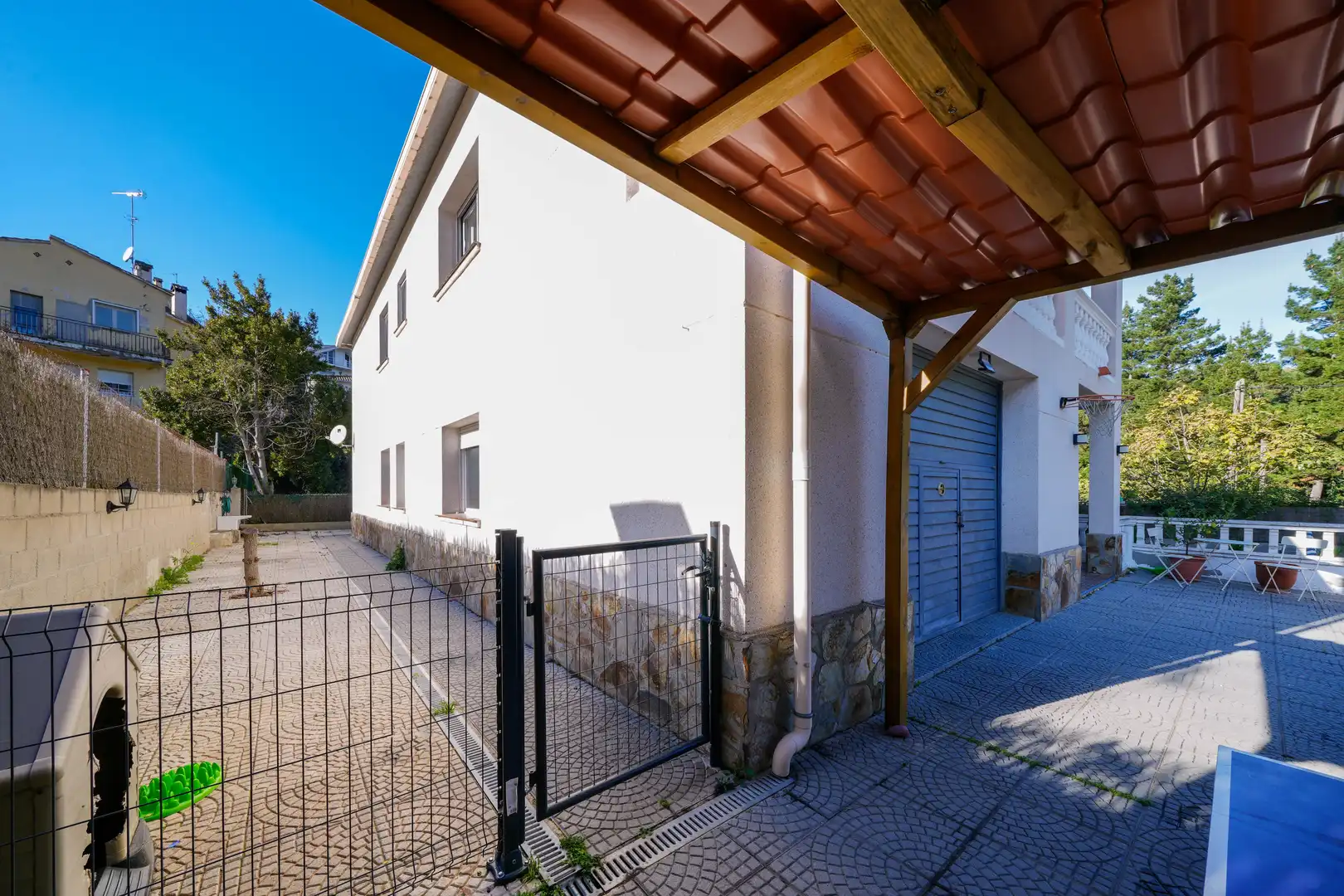 Außenansicht von Haus oder Chalet zum Verkauf in Dosrius mit Heizung, Parkett und Terrasse