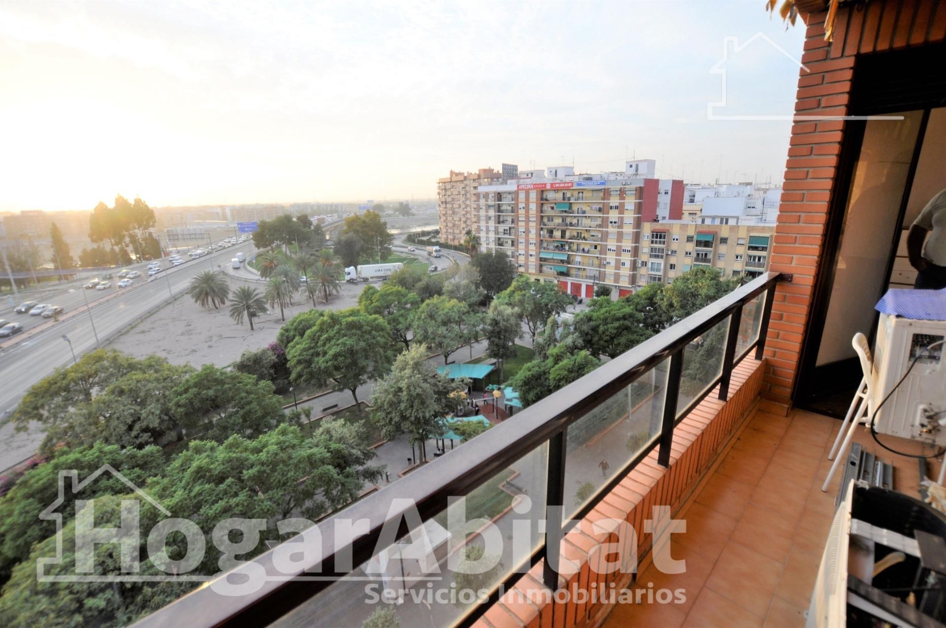 Exterior view of Flat for sale in Mislata  with Air Conditioner, Heating and Balcony