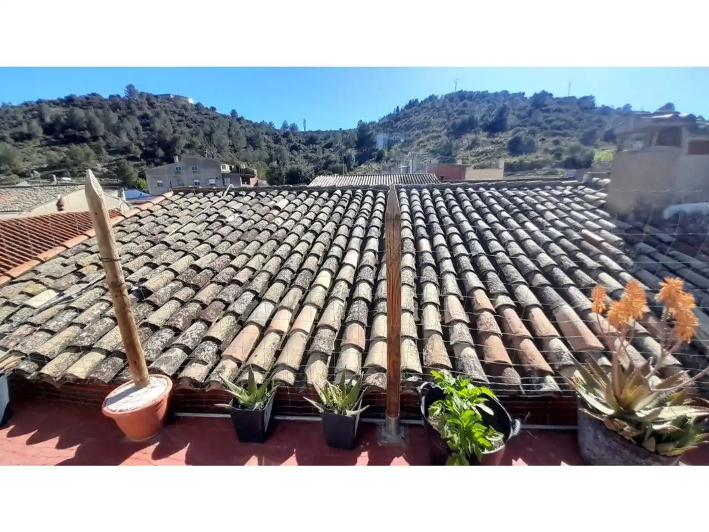 Vista exterior de Casa o chalet en venta en L'Énova con Aire acondicionado, Terraza y Balcón