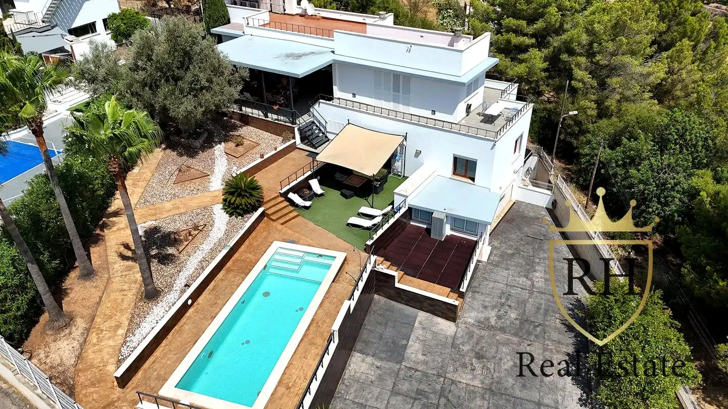 Vista exterior de Casa o xalet en venda en  Palma de Mallorca amb Aire condicionat, Calefacció i Jardí privat
