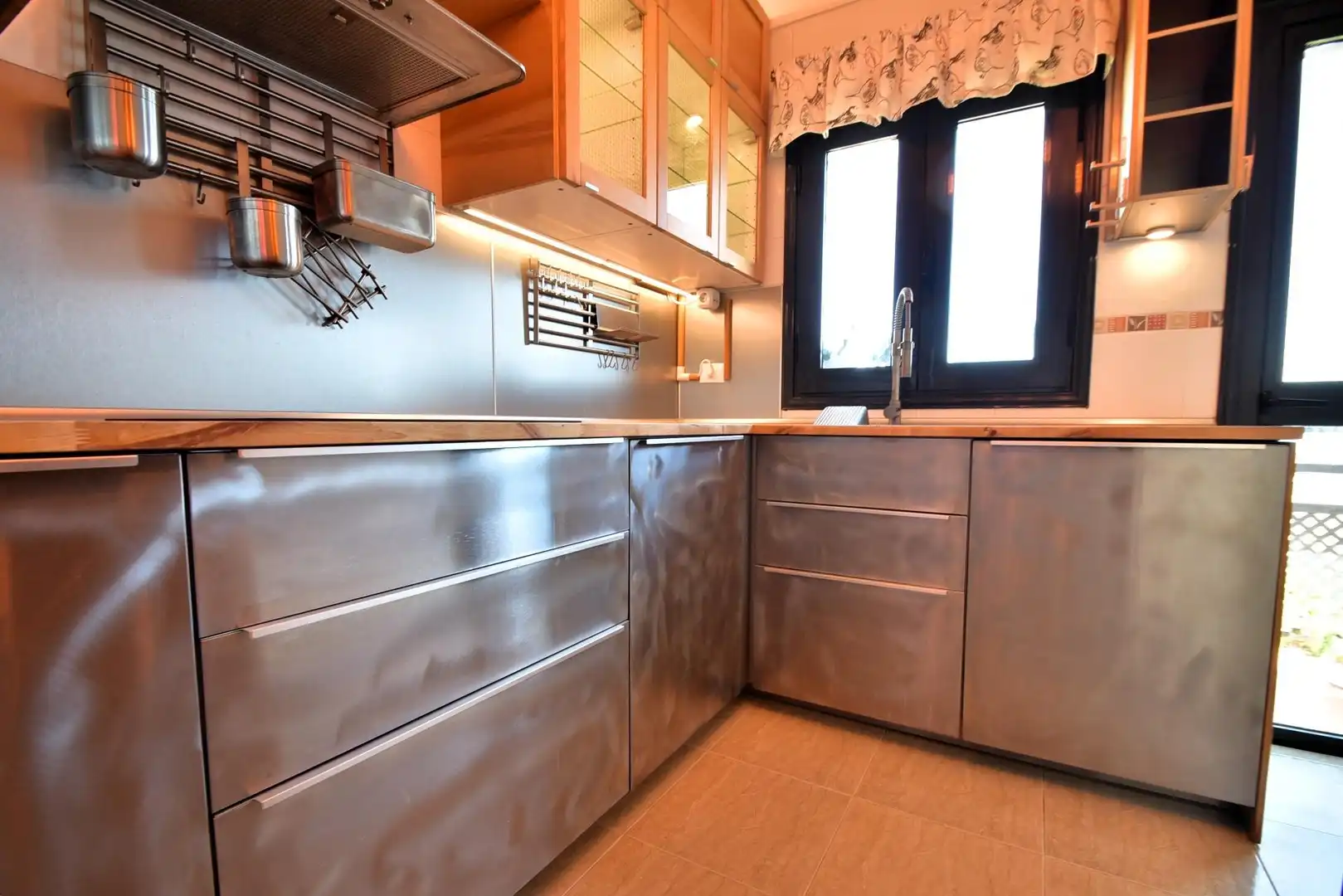 Cocina de Casa adosada de alquiler en San Cristóbal de la Laguna con Aire acondicionado, Calefacción y Jardín privado