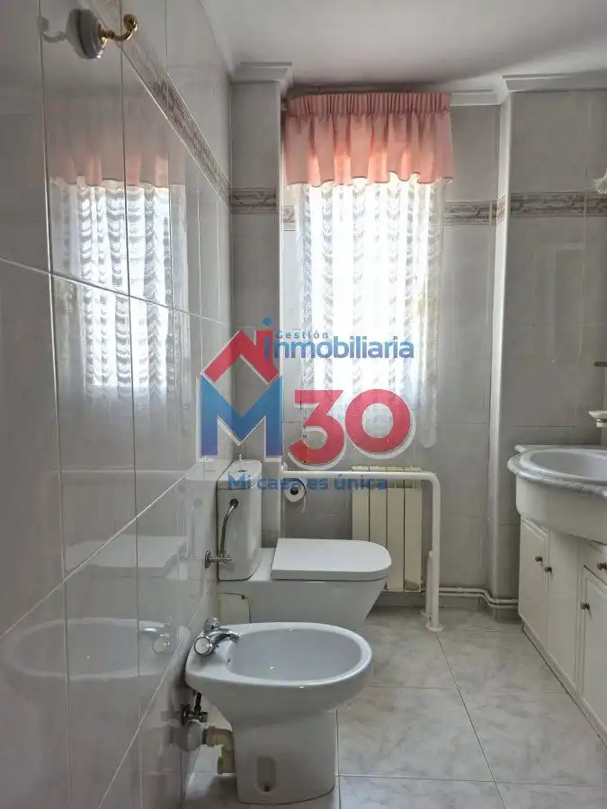 Baño de Piso en venta en Miranda de Ebro con Calefacción, Parquet y Terraza