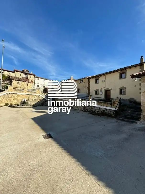 Vista exterior de Casa o chalet en venta en Medina de Pomar, Burgos
