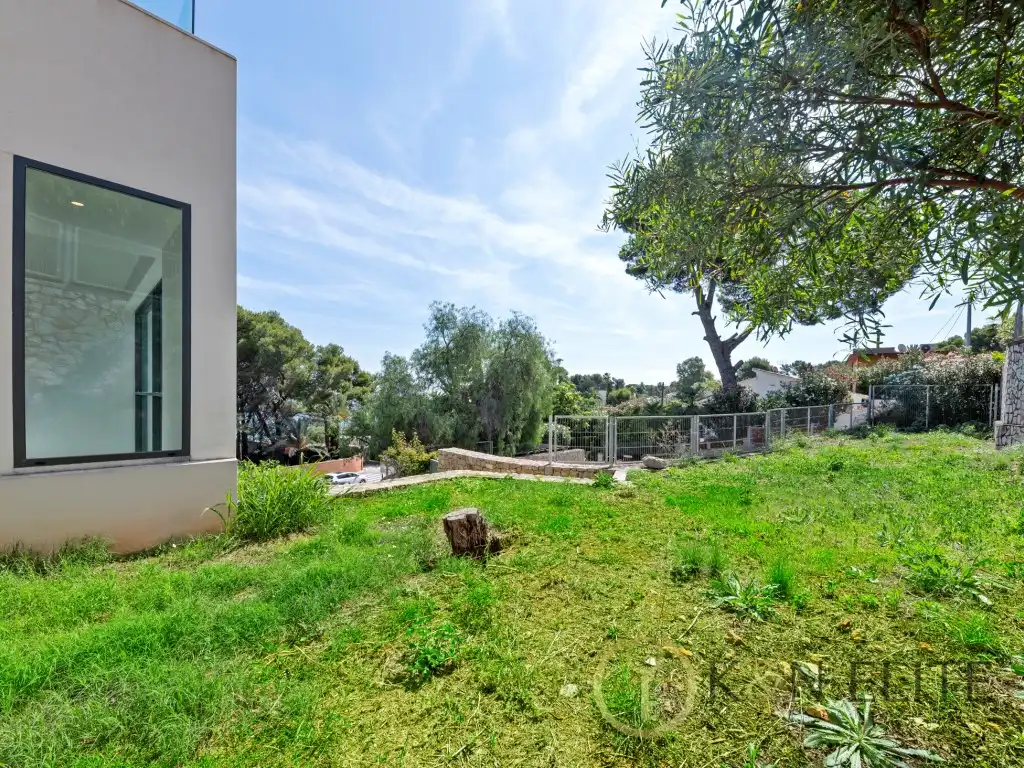 Houses for sale in Las Rotas / Les Rotes