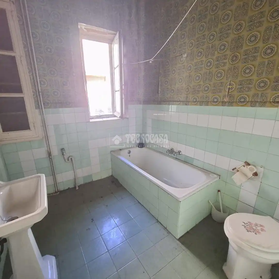 Bathroom of Flat for sale in Ávila  with Balcony