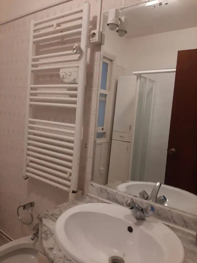 Bathroom of Flat for rent in Narón  with Furnished