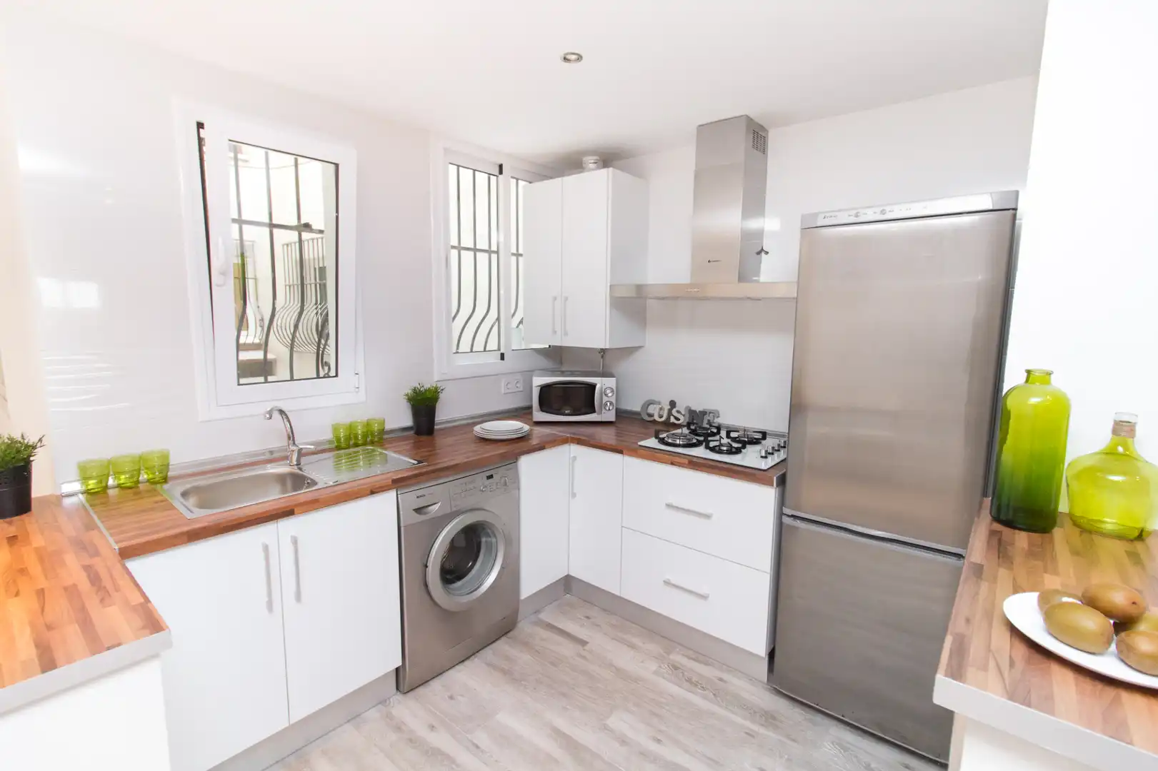 Kitchen of Flat for share in Málaga  with Air Conditioner, Heating and Furnished