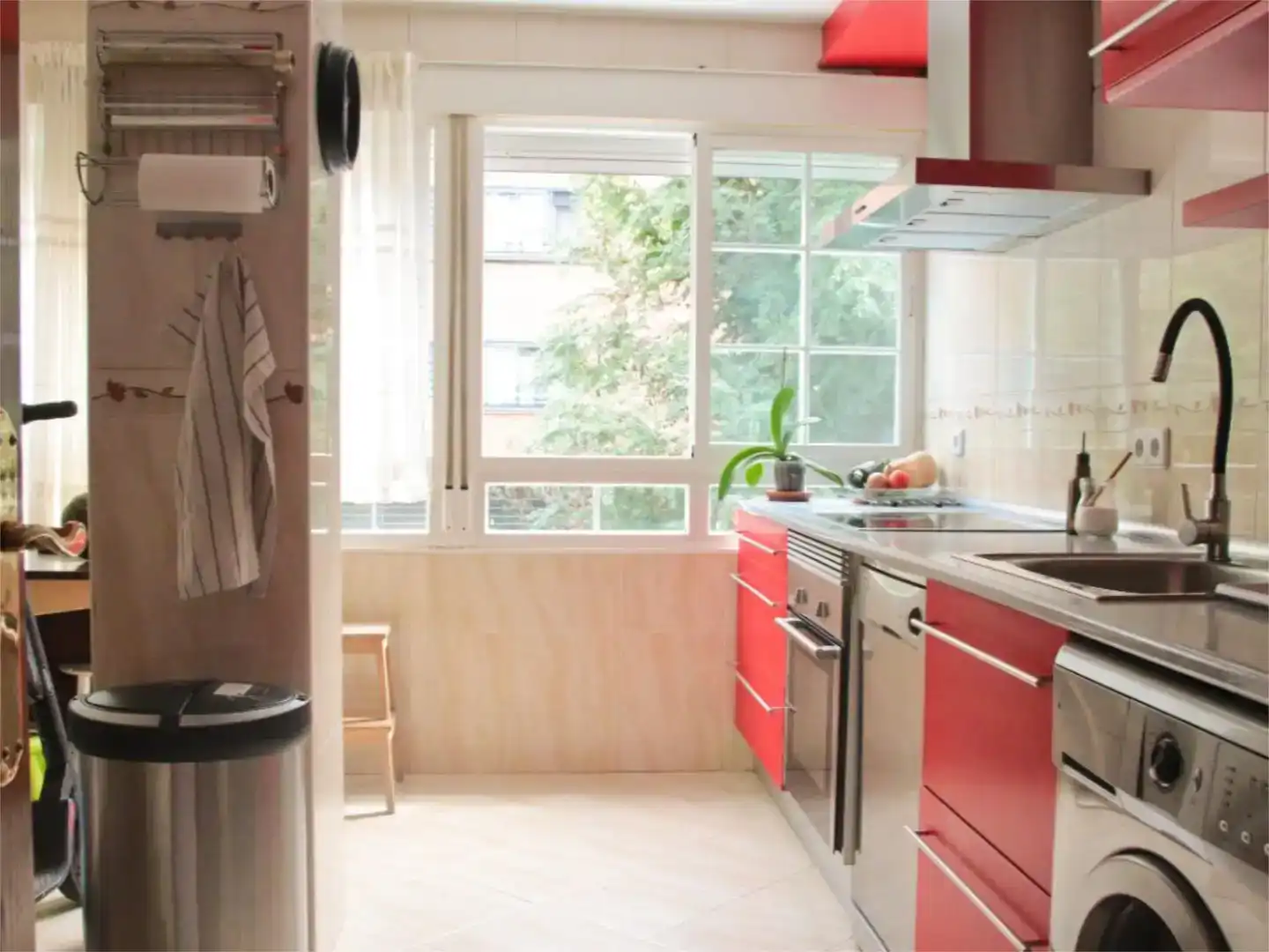 Kitchen of Flat for share in Coslada  with Parquet flooring, Swimming Pool and Furnished
