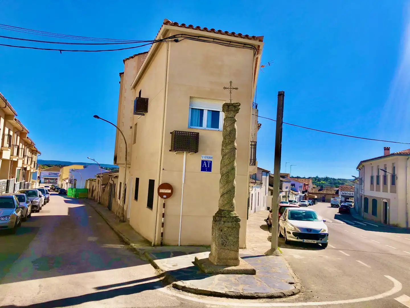 Außenansicht von Wohnung zur Miete in Trujillo mit Klimaanlage, Heizung und Abstellraum