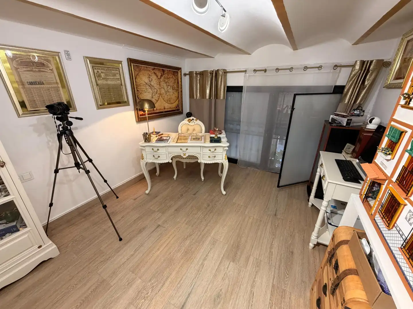 Maisonette zum Verkauf in Barcelona mit Klimaanlage, Terrasse und Balkon