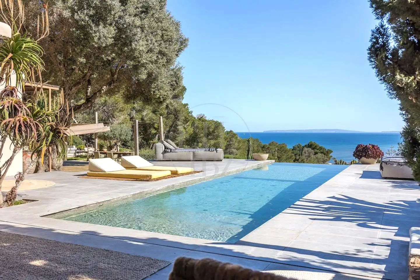 Schwimmbecken von Haus oder Chalet zur Miete in Sant Josep de sa Talaia mit Klimaanlage, Privatgarten und Schwimmbad