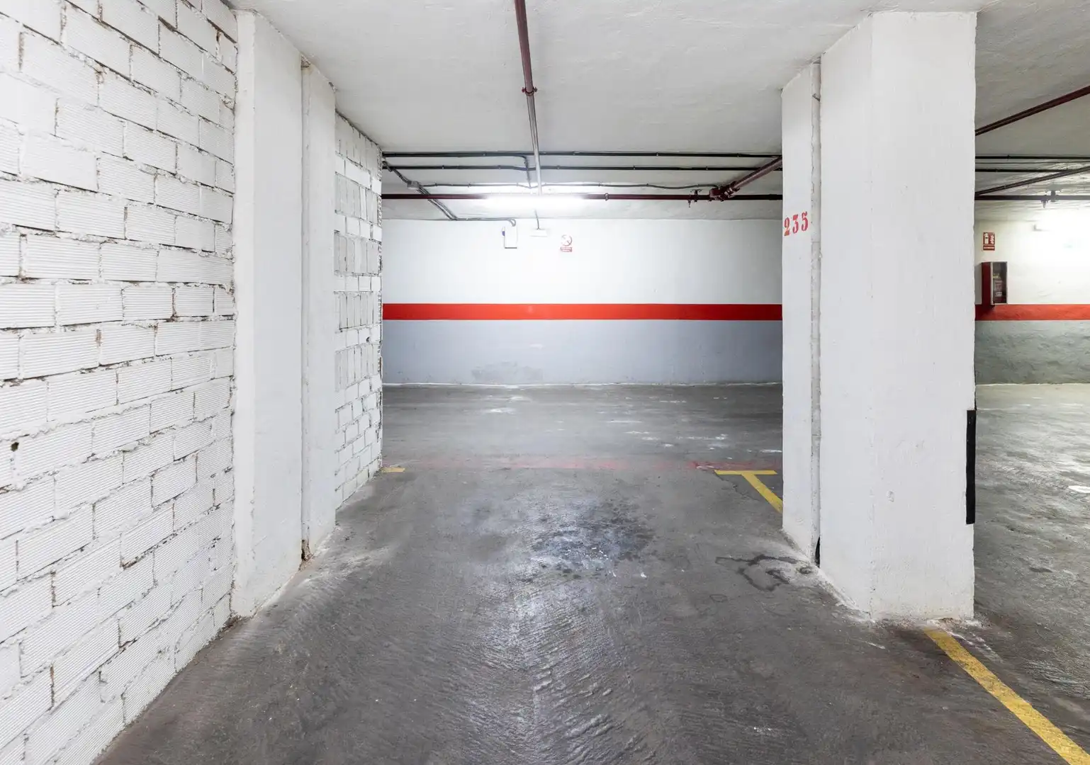 Parkplatz von Garage zum Verkauf in Granada