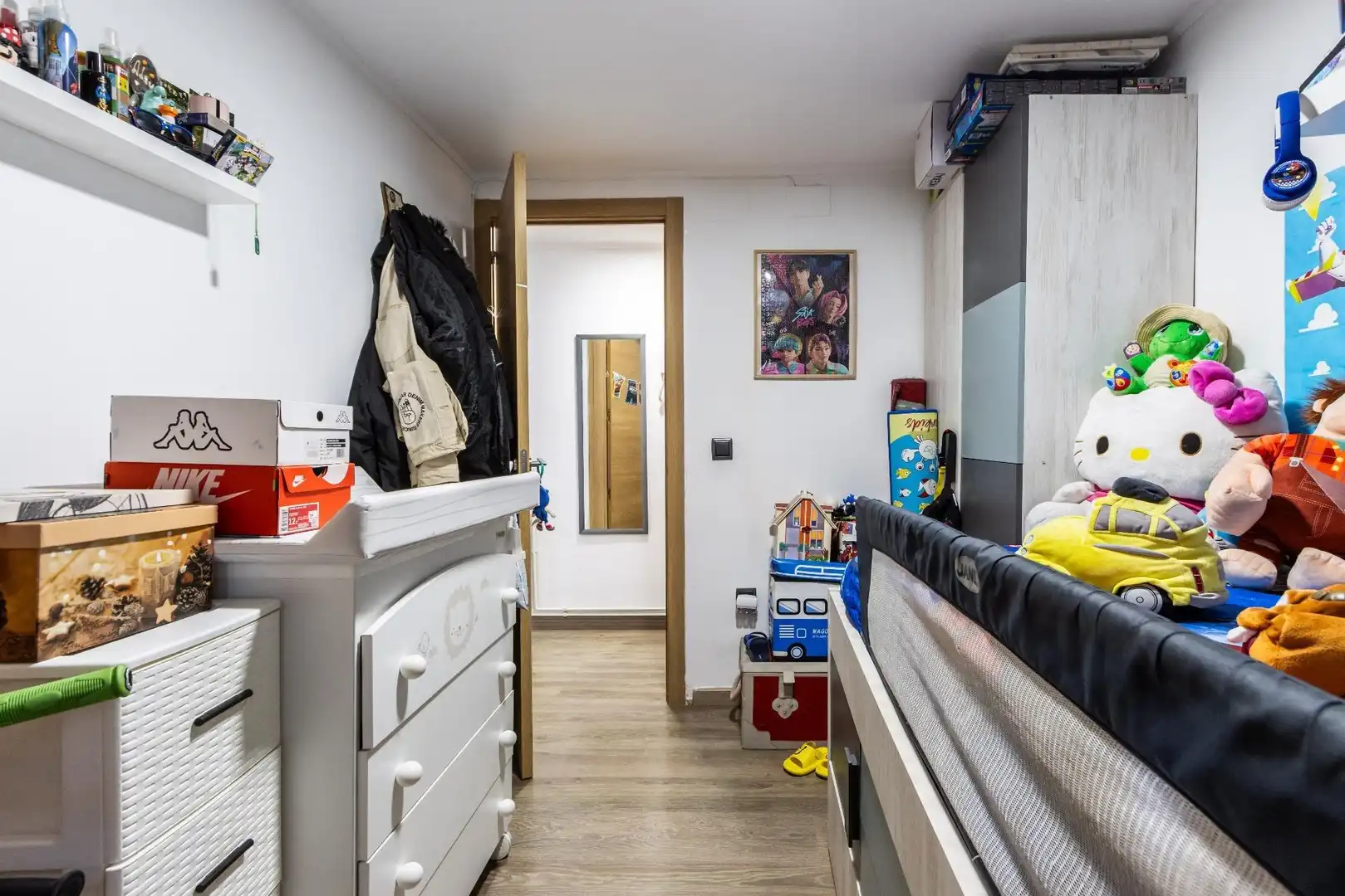 Habitación de Piso en venta en Sabadell con Aire acondicionado, Calefacción y Trastero