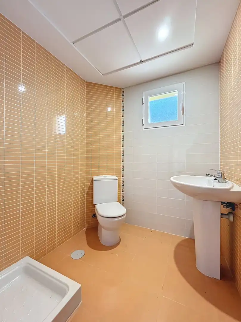 Baño de Casa o chalet en venta en Benidorm con Aire acondicionado, Calefacción y Jardín privado