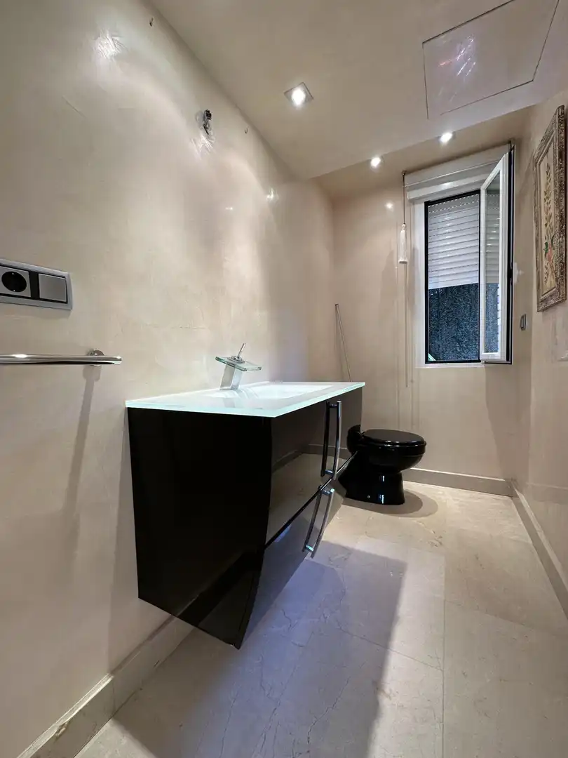 Baño de Casa o chalet en venta en Boadilla del Monte con Aire acondicionado, Jardín privado y Trastero