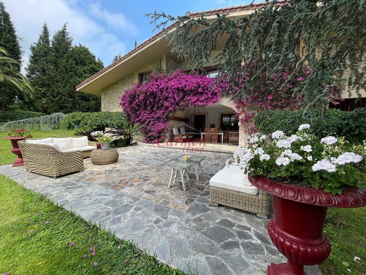 Jardí de Casa o xalet en venda en Loiu amb Jardí privat, Terrassa i Traster