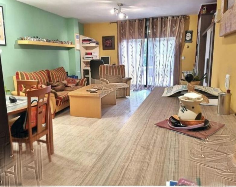 Sala d'estar de Casa adosada en venda en Zuera amb Aire condicionat, Calefacció i Jardí privat