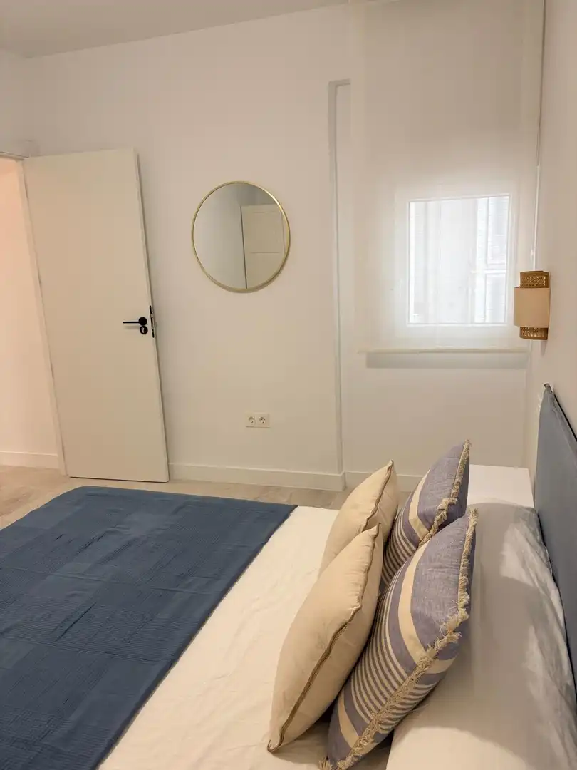 Dormitori de Pis de lloguer en Motril amb Moblat i Balcó