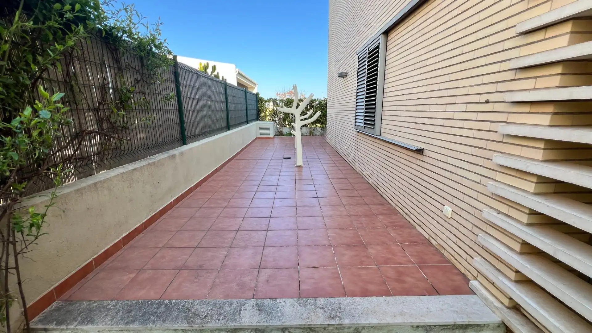 Terrassa de Casa o xalet en venda en Castellón de la Plana / Castelló de la Plana amb Aire condicionat, Calefacció i Jardí privat