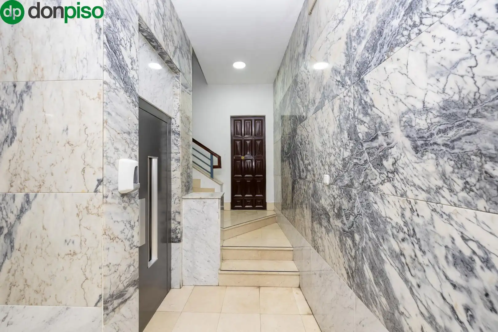 Apartament en venda en Granada amb Calefacció