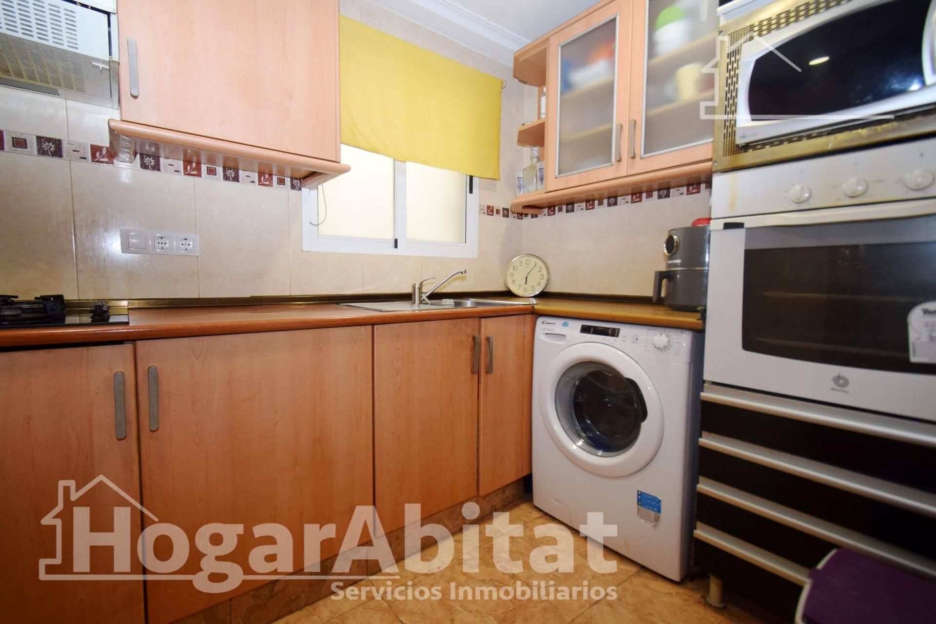 Kitchen of Flat for sale in Paterna  with Air Conditioner and Balcony