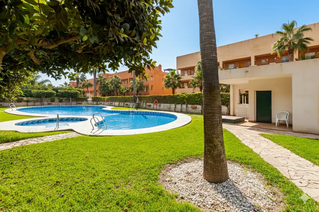 Vivienda con piscina en venta en Calle Islas Canarias, imagen 52